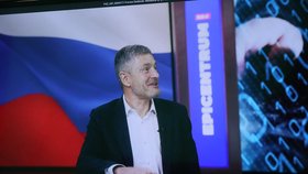 Datový analytik a expert na dezinformace František Vrabel ve speciálním vysílání Epicentra Rok války na Ukrajině (23. 2. 2023)