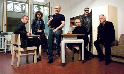 Františku Černému (uprostřed) a jeho spoluhráčům z Čechomoruse znovu podařilo vytvořitpůsobivou nahrávku