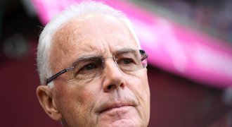 Beckenbauer sepsul Bayern a Danteho: Měl na nohou lyžáky!