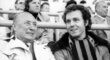 Člen rady Bayernu Rudolf Houdek s Beckenbauerem  na mnichovském derby Bayern – TSV 1860 v listopadu 1977.
