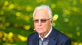 Etická komise FIFA si posvítila i na Beckenbauera. Zaplatí 170 tisíc