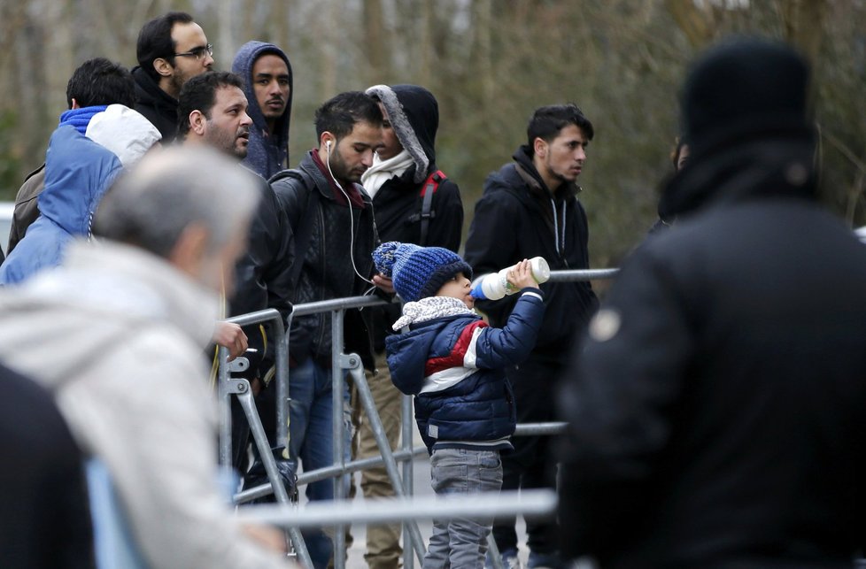 Nové uprchlíky v Německu čeká hromadný odsun. Jen 40 procent má šanci na azyl.