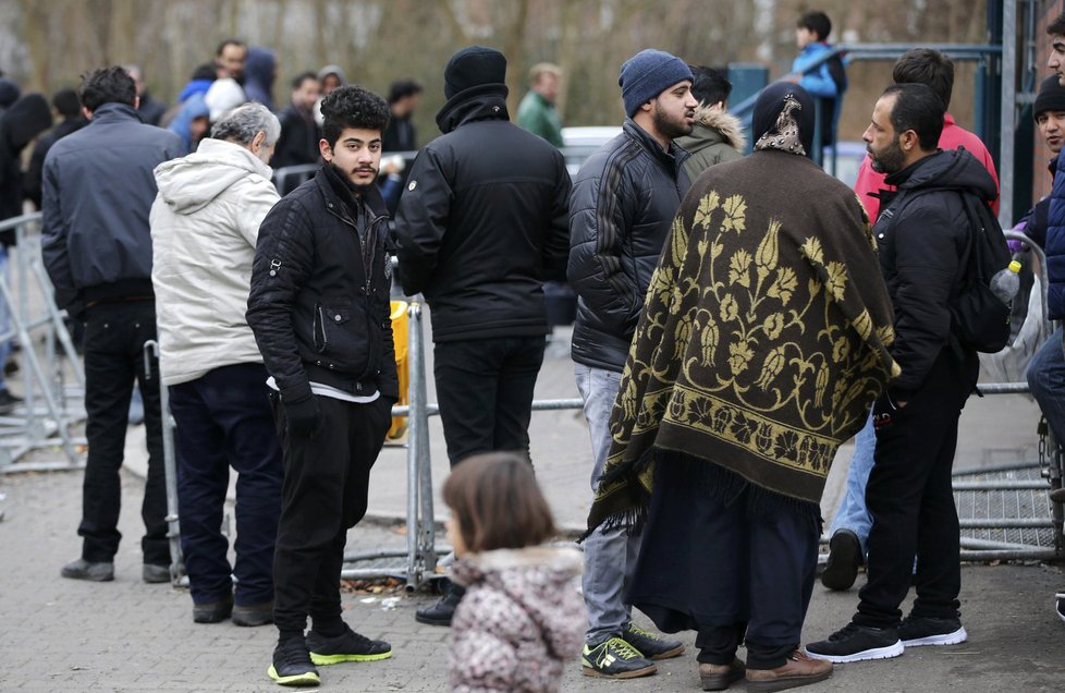 Nové uprchlíky v Německu čeká hromadný odsun. Jen 40 procent má šanci na azyl.