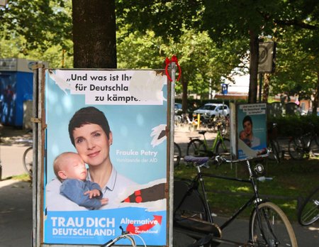 Lídryně AfD Frauke Petryová po porodu: Syna Ferdinanda vtáhla do kampaně.