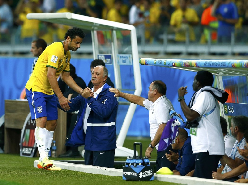 Brazilci pískali na Freda. V první půli hrál jen u středového puntíku