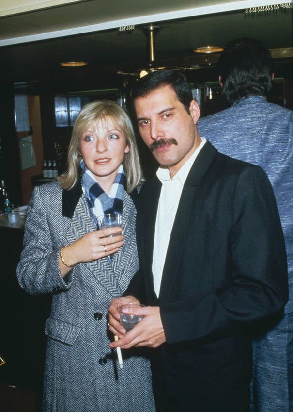 Freddie Mercury se svojí životní láskou Mary Austinovou