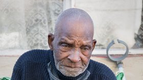 Nejstarší muž světa (116) zažil španělskou chřipku: Na pandemii koronaviru ho štve, že si nemůže koupit cigarety