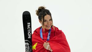 Sněhová princezna, či zrádkyně? Rodačka z USA sbírá medaile za Čínu, na ZOH vydělává nejvíc Sněhová princezna, či zrádkyně? Rodačka z USA sbírá medaile za Čínu, na ZOH vydělává nejvíc