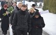 Ondřej Konvička (30) s manželkou Andreou (29) na středečním pohřbu svých dětí.