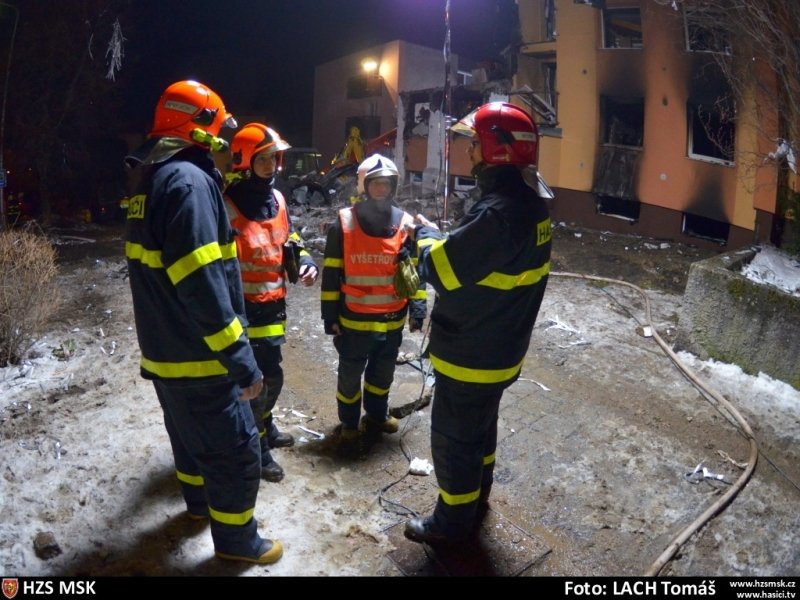 Hasičské jednotky moravskoslezského a zlínského kraje mají za sebou náročný zásah ve Frenštátě