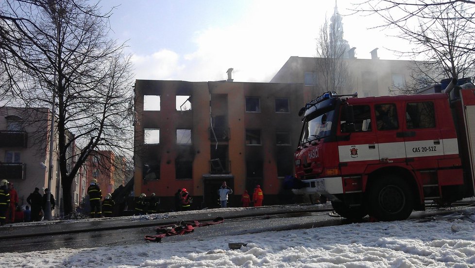 Po výbuchu je panelák na odpis.