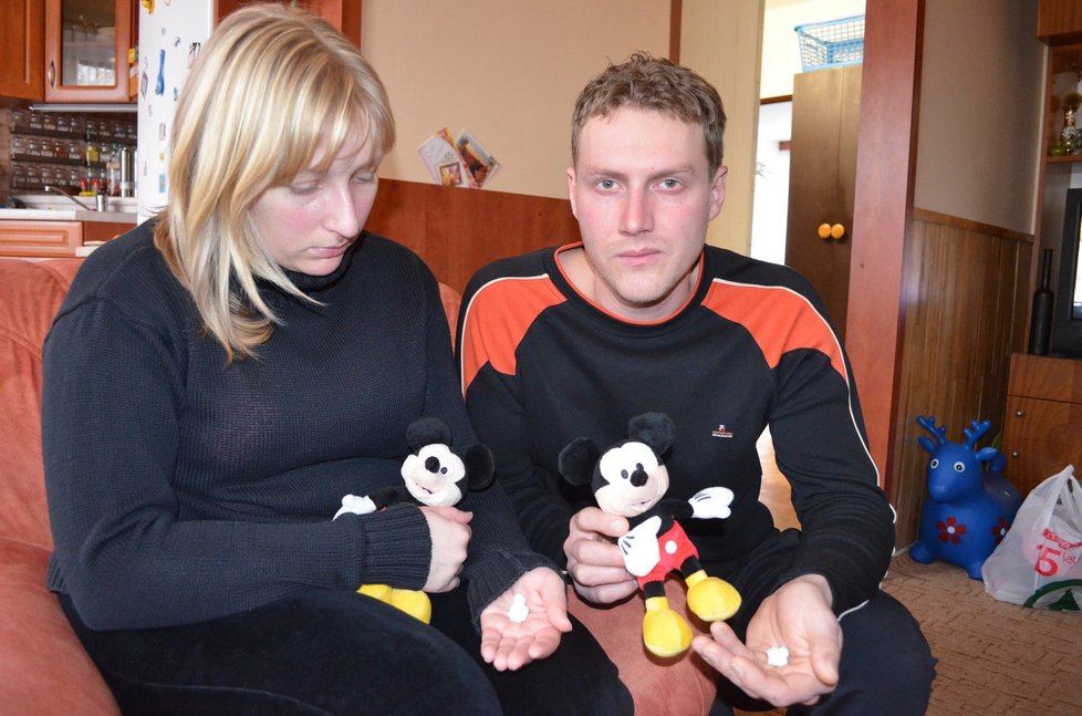 Andrea a Ondřej Konvičkovi ukázali hračky, které dají svým dětem do rakve