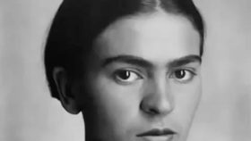 Frida Kahlo byla velmi krásná žena.