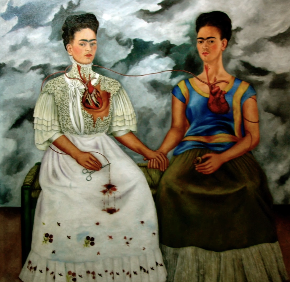 Frida Kahlo namalovala několik uměleckých děl. Velkou častí z nich jsou autoportréty.