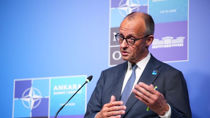Německý kancléř Merz na tiskovce po konci summitu NATO (8.7.2026) Německý kancléř Merz na tiskovce po konci summitu NATO (8.7.2026)