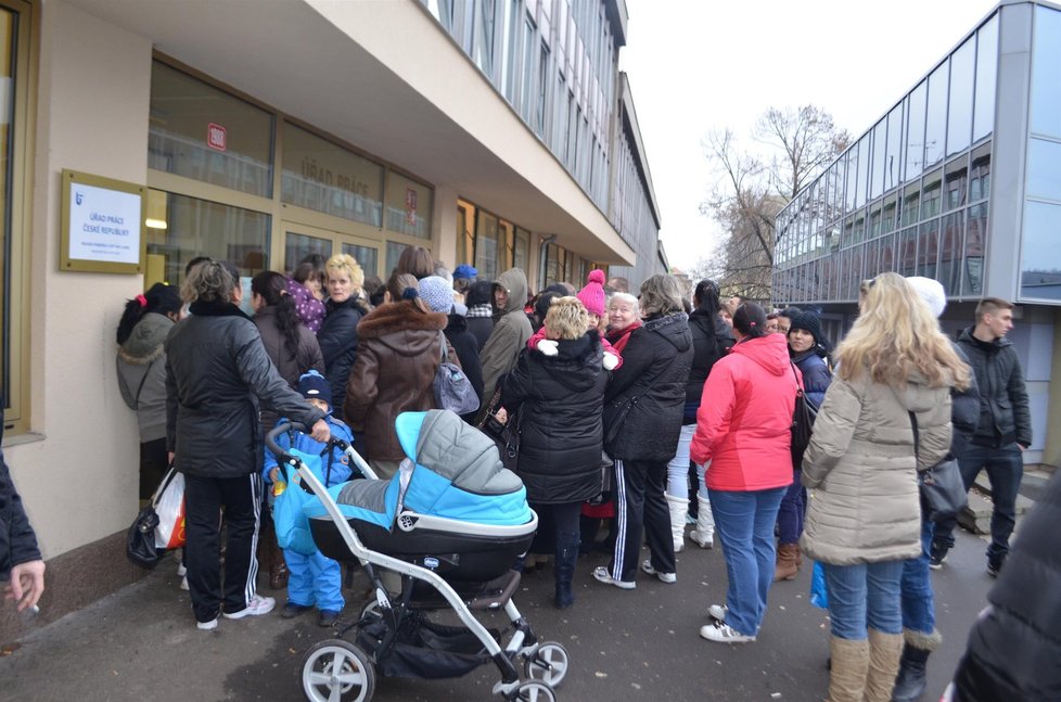 Konec front na úřadech? Vše by měl vyřešit čip v občance.