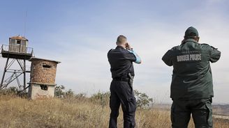 Unijní pohraničníci budou poprvé hlídat hranici mimo EU, zahájili operaci v Albánii