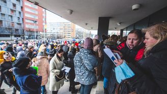 Čechům je třeba vysvětlovat, že příchod Ukrajinců může být přínosem, říká odborník na migraci