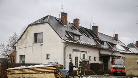 Na Frýdecko-Místecku hořel bytový dům. Požár si nejspíš vyžádal dva životy.