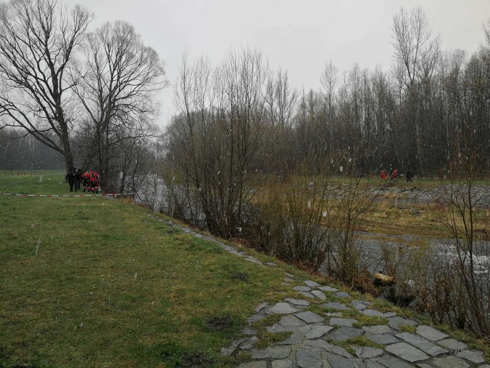 Ve Frýdlantu nad Ostravicí tonuli tři mladíci.