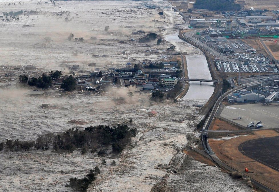 Následky zemětřesení, tsunami a následné jaderné havárie v japonské Fukušimě (15. 3. 2011)
