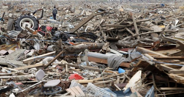 Ilustrační foto: Následky tsunami, které vyvolalo březnové zemětřesení v Japonsku