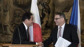 Japonský ministr zahraničí Fumi Kašida se v Praze setkal se svým protějšek Lubomírem Zaorálkem.