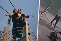 Opilí milenci chtěli napodobit slavnou scénu z Titanicu: Spadli do moře, mladík (†23) se utopil