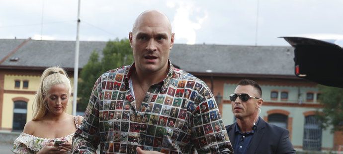 Hvězda světového boxu Tyson Fury dorazil převyprávět svůj poutavý životní příběh do Prahy