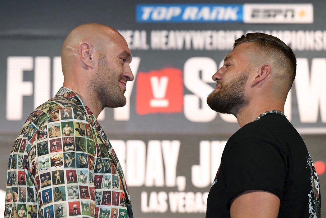 Tyson Fury s Tomem Schwarzem před vzájemným zápasem v Las Vegas