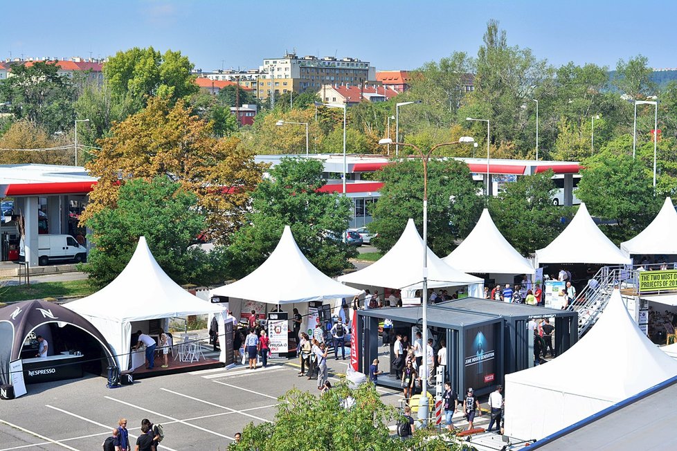 Future Port Prague je letos ještě větší. Jedna budova je věnovaná pouze virtuální realitě.