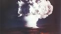 Výbuch „Ivy Mike“, první americké termonukleární bomby v roce 1952