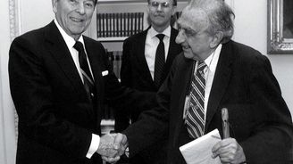 Edward Teller, otec vodíkové pumy, chtěl pomocí bomb budovat přístavy na Aljašce nebo průplav skrz USA Edward Teller, otec vodíkové pumy, chtěl pomocí bomb budovat přístavy na Aljašce nebo průplav skrz USA