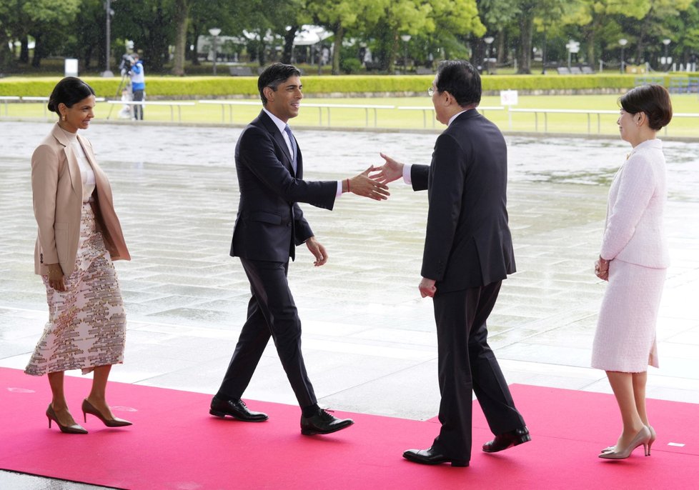 Summit G7: Japonský premiér Fumio Kišida a britský předseda vlády Rishi Sunak. (19. 5. 2023)