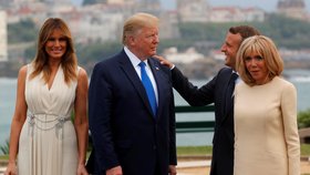 Trumpovi a Macronovi na summitu G7. (24.8.2019)