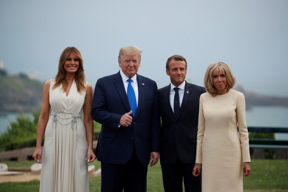 Trumpovi a Macronovi na summitu G7. (24. 8. 2019)