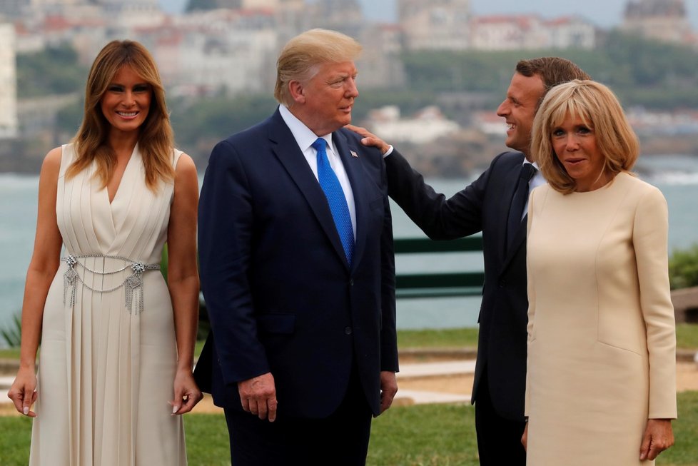 Trumpovi a Macronovi na summitu G7. (24. 8. 2019)