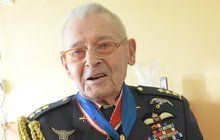 Stoletý válečný veterán Imrich Gablech slaví a vzpomíná: Za kniplem jsem omdlel!
