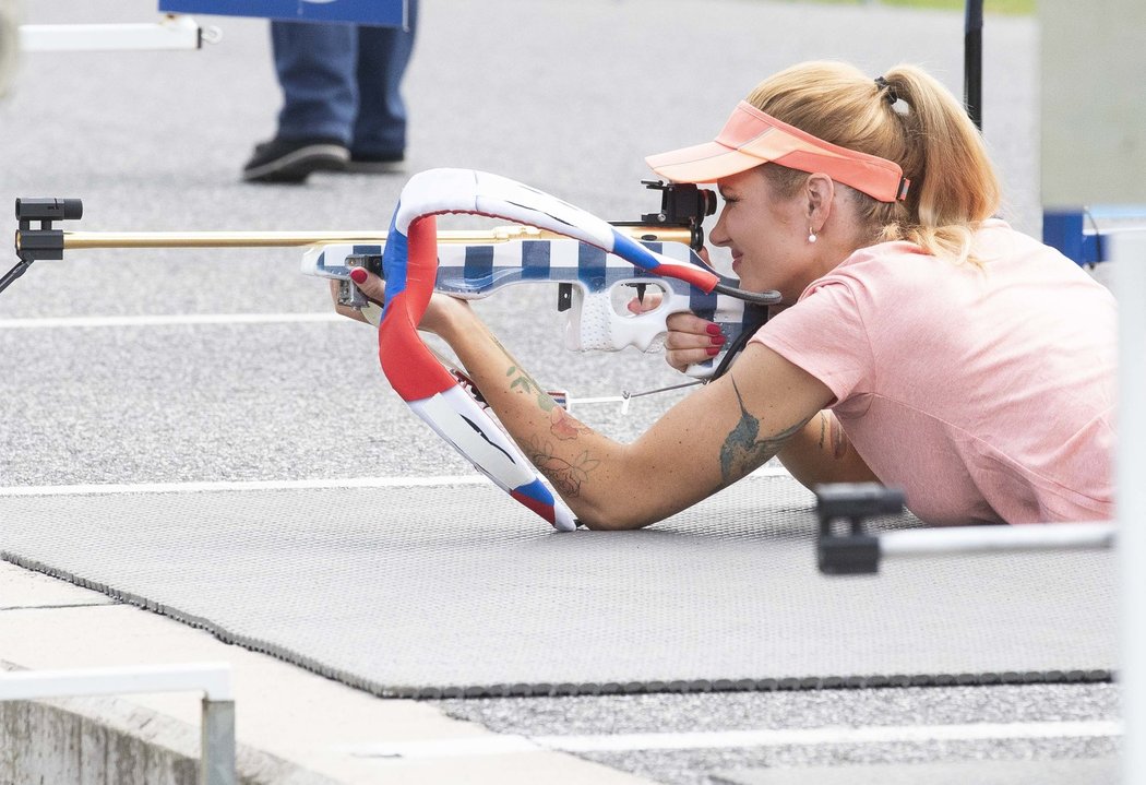 Gabriela Koukalová na natáčení primáckého seriálu Sestřičky Modrý kód, v němž hraje sebe samu