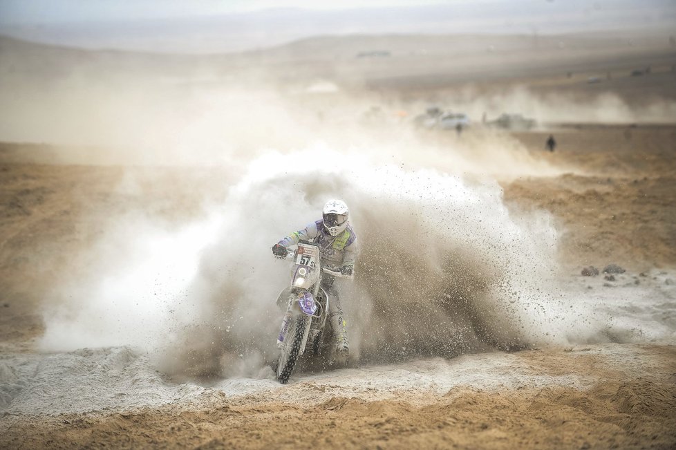 Gabriela Novotná (30) na druhý pokus dojela Dakar do cíle. Rozhodně to ale nebylo nic snadného.