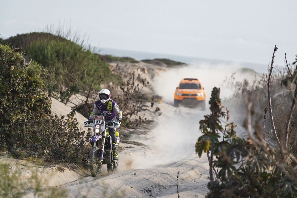 Gabriela Novotná (30) na druhý pokus dojela Dakar do cíle. Rozhodně to ale nebylo nic snadného.