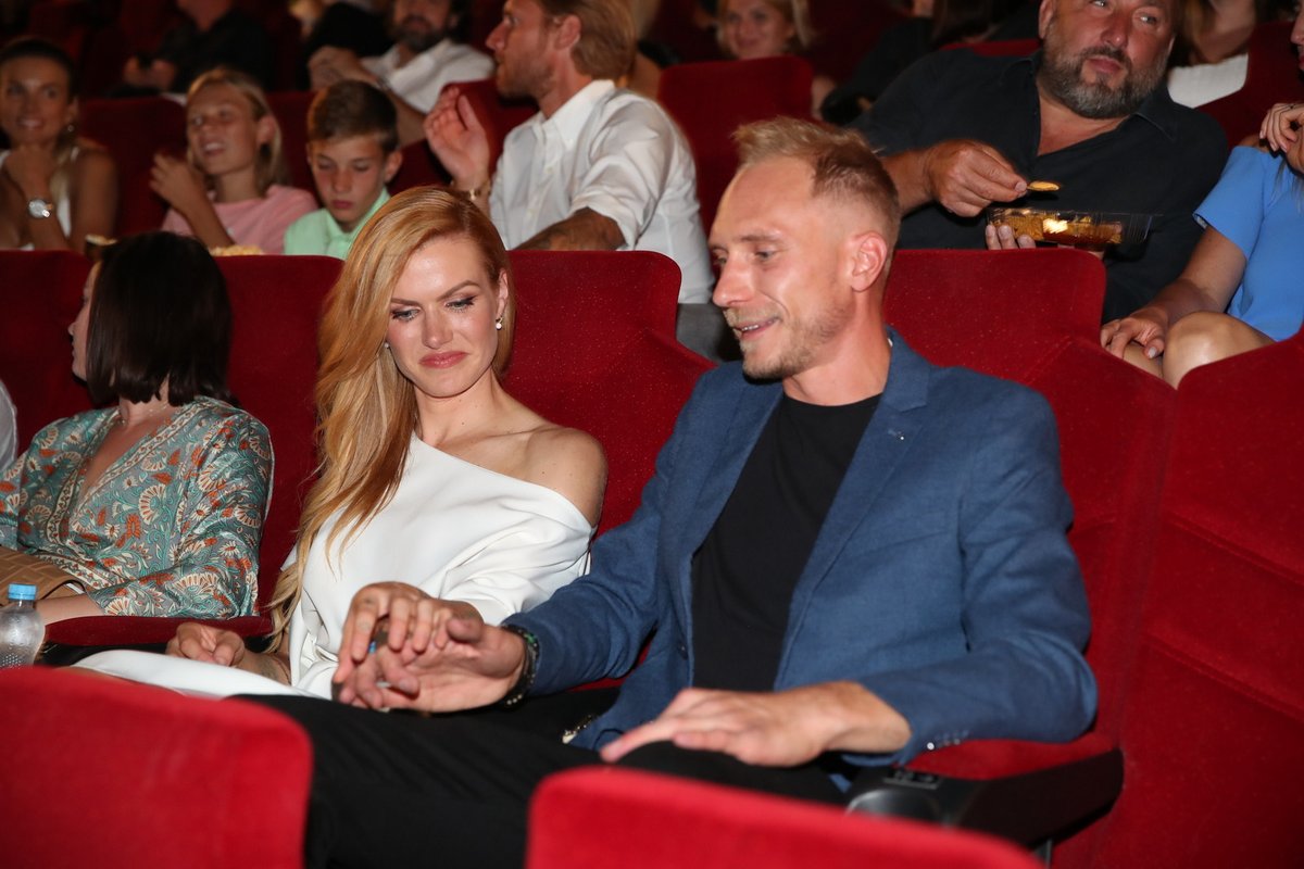 Gabriela Soukalová s partnerem Milošem v kině