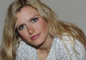 Gabriela Soukalová neváhala a podpořila aktivity svého partnera Petra Koukala písní.