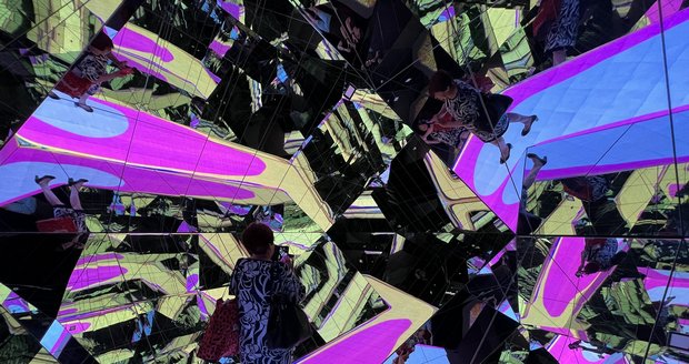 Barevná řeka v Galaxii barev. Barevná řeka v Galaxii barev.