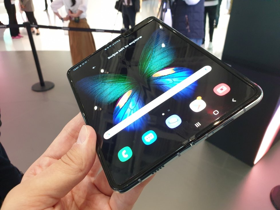  Toto jsou fotografie aktuální generace Galaxy Fold