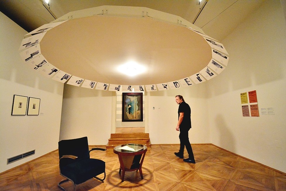 Galerie hl. m. Praha ve středu 11. prosince představila svou letošní poslední výstavu Devětšil 1920 - 1931