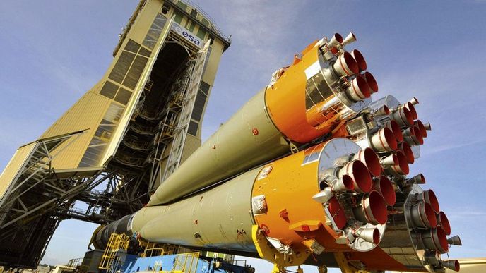 Příprava nosné rakety Sojuz ve Francouzské Guayaně
