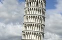 Šikmá věž v Pise, na které podle legendy provozoval Galileo Galilei experimenty s rychlostí pádu těles