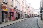 Pavelčákova ulice v centru Olomouce. Tady nevynechala tlupa lupičů jediný obchod.
