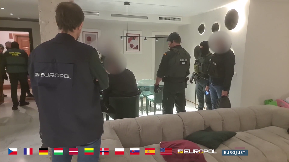 Policie rozbila zločinecký gang.